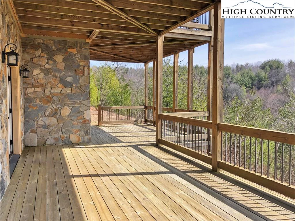 Image number 18 for the current listing