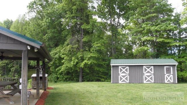 Image number 19 for the current listing