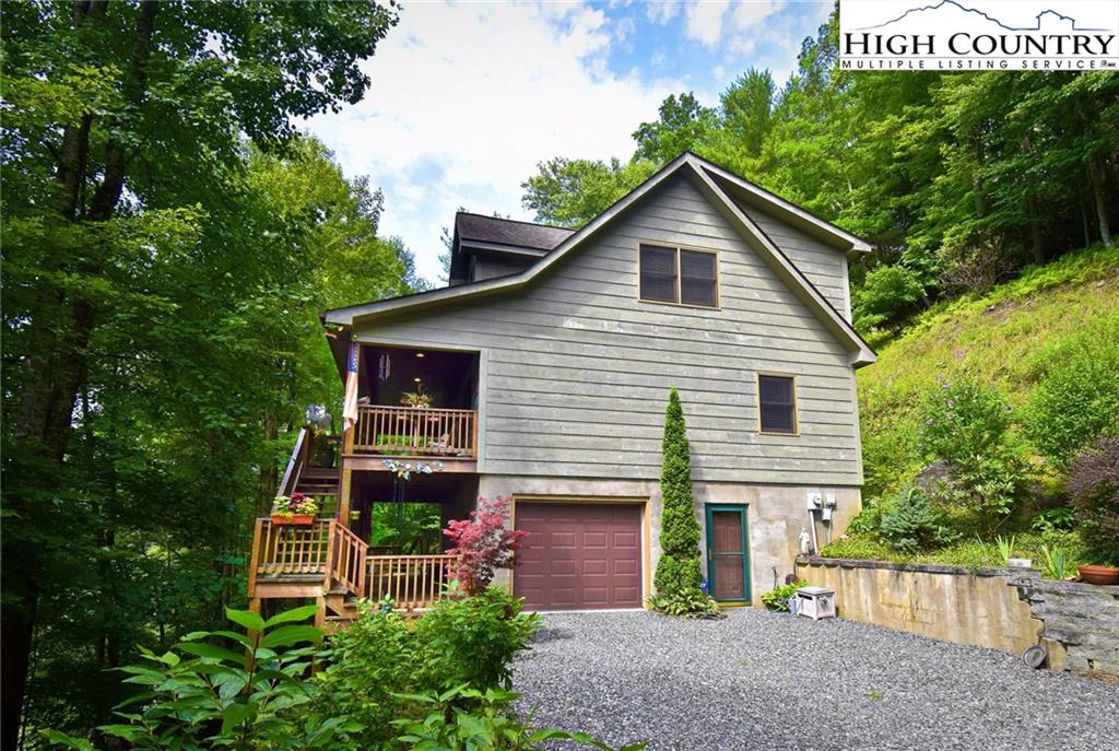 Image number 1 for the current listing