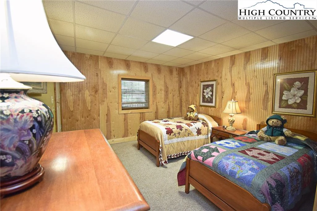 Image number 8 for the current listing