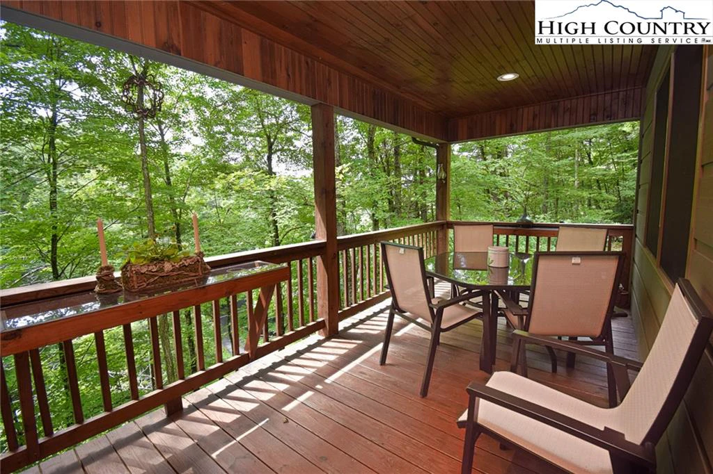 Image number 15 for the current listing