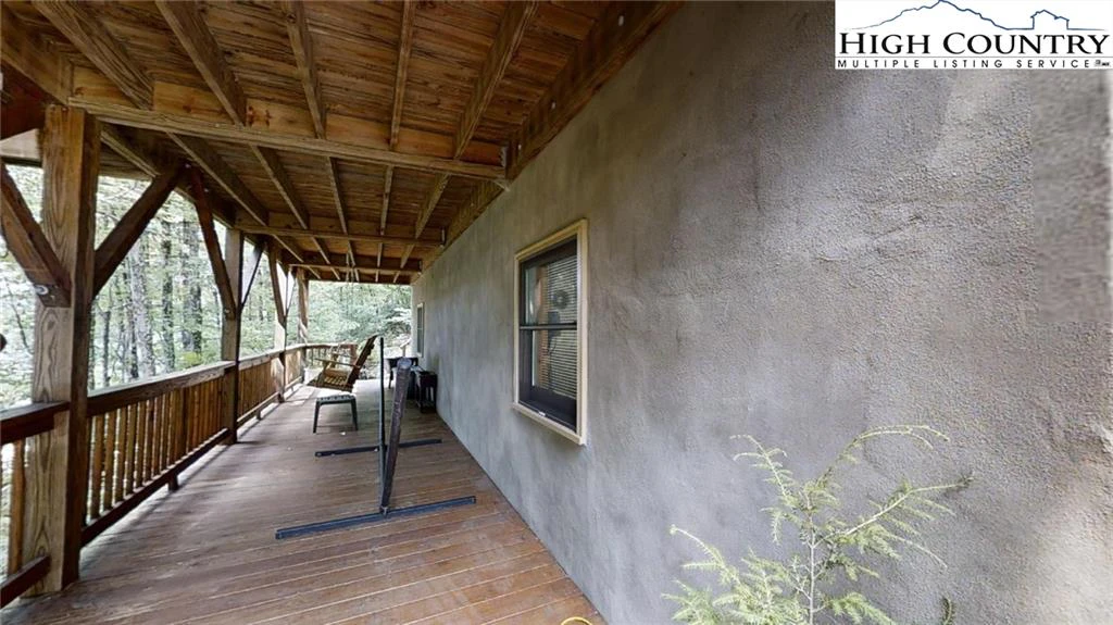 Image number 18 for the current listing