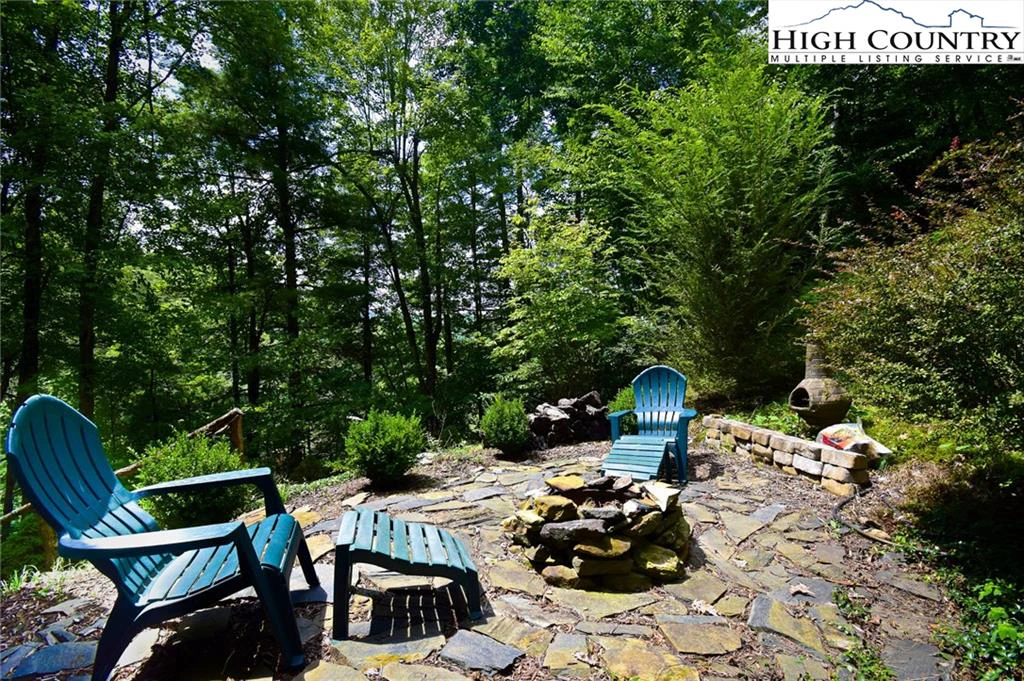 Image number 21 for the current listing