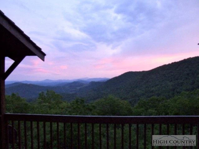 Image number 13 for the current listing