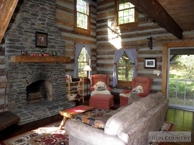 Image number 9 for the current listing