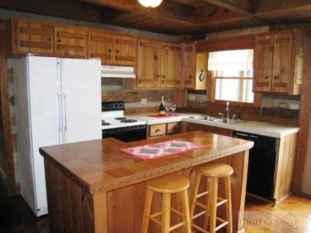Image number 8 for the current listing