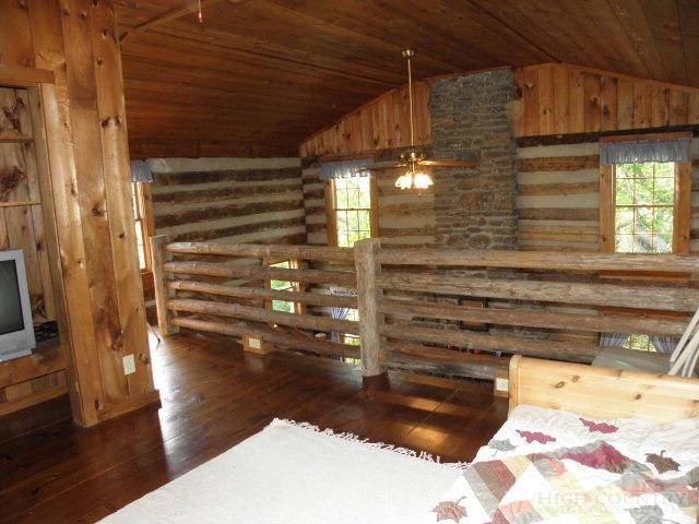 Image number 22 for the current listing
