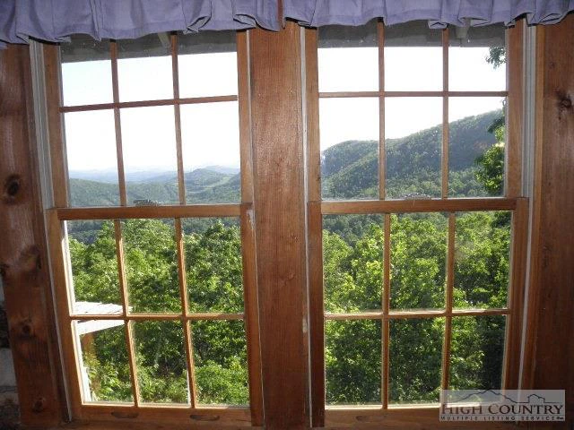 Image number 20 for the current listing