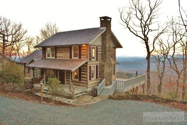 Image number 1 for the current listing