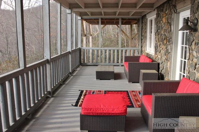 Image number 11 for the current listing