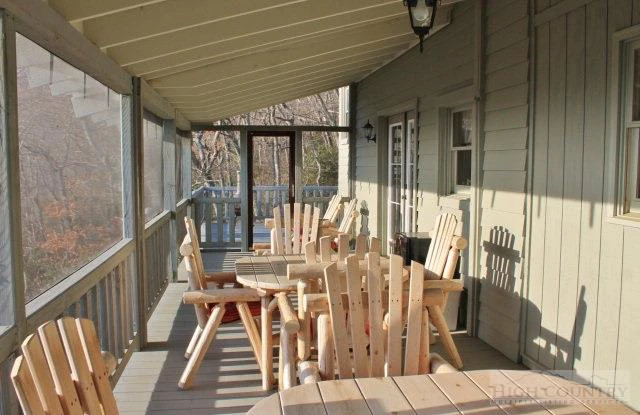 Image number 18 for the current listing