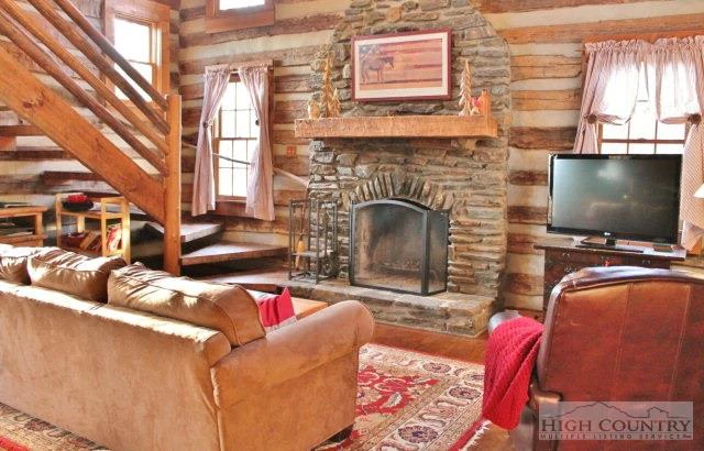 Image number 21 for the current listing