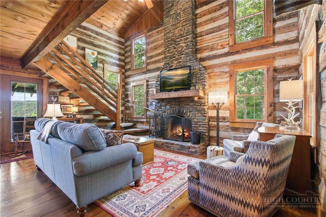 Image number 11 for the current listing