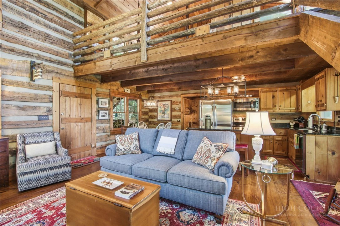 Image number 14 for the current listing