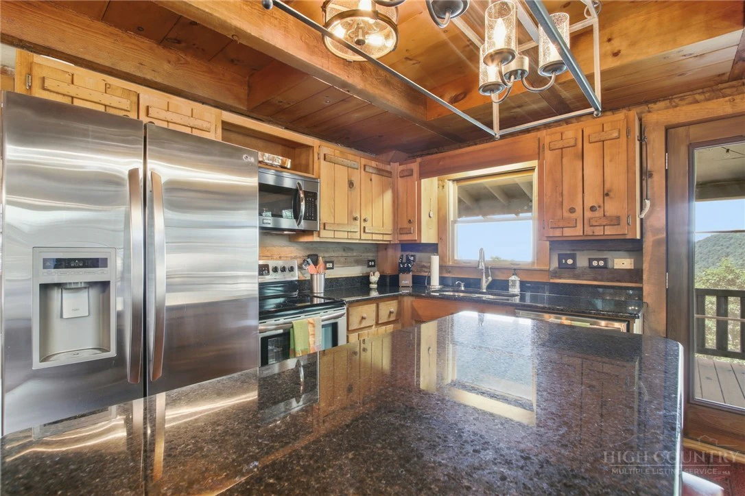 Image number 17 for the current listing