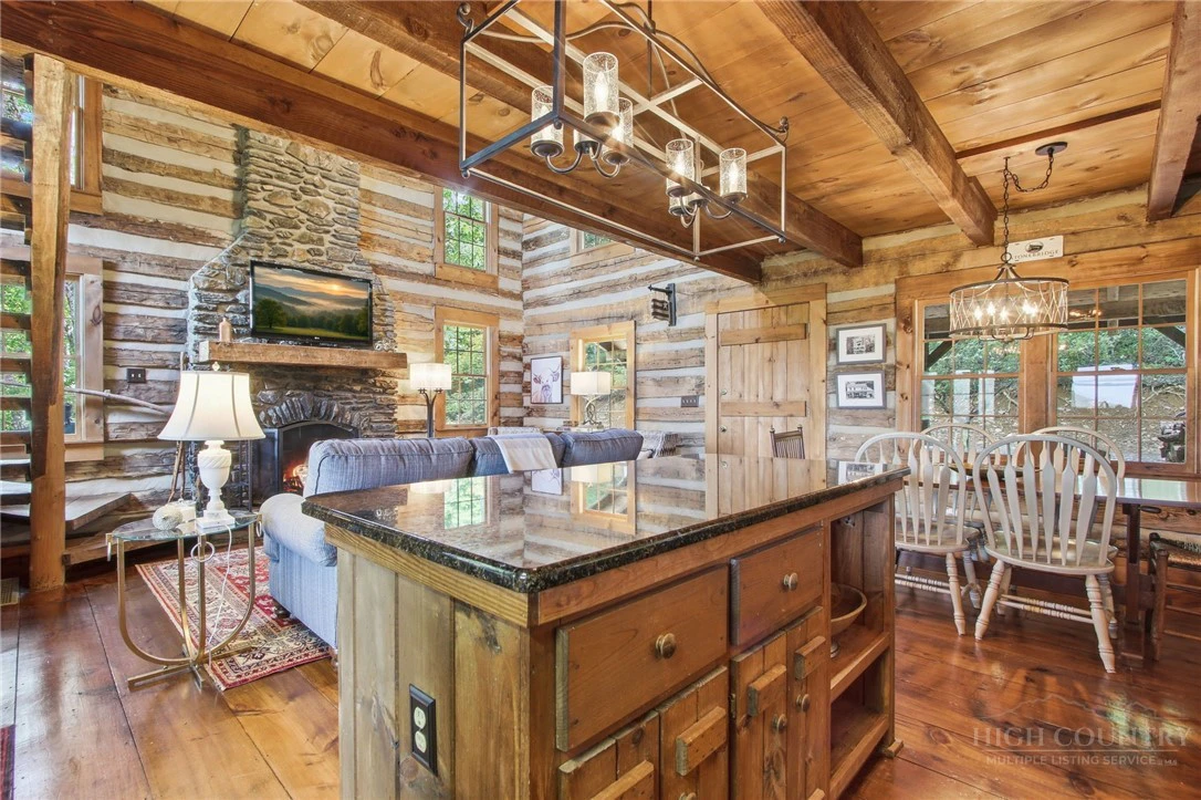 Image number 18 for the current listing