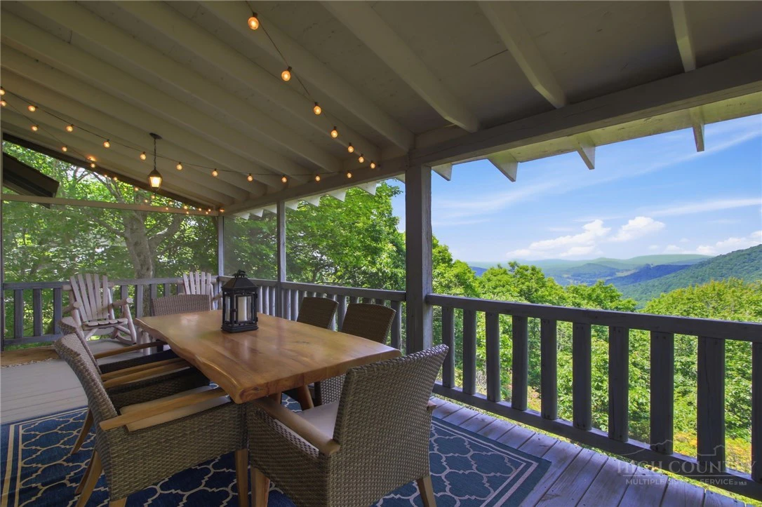 Image number 21 for the current listing