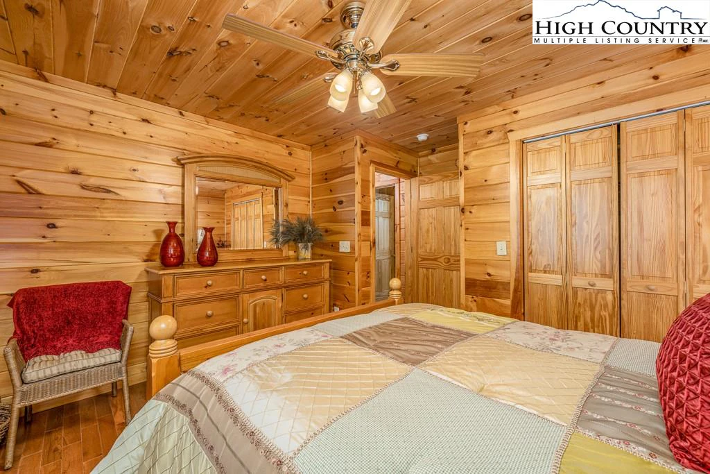 Image number 3 for the current listing