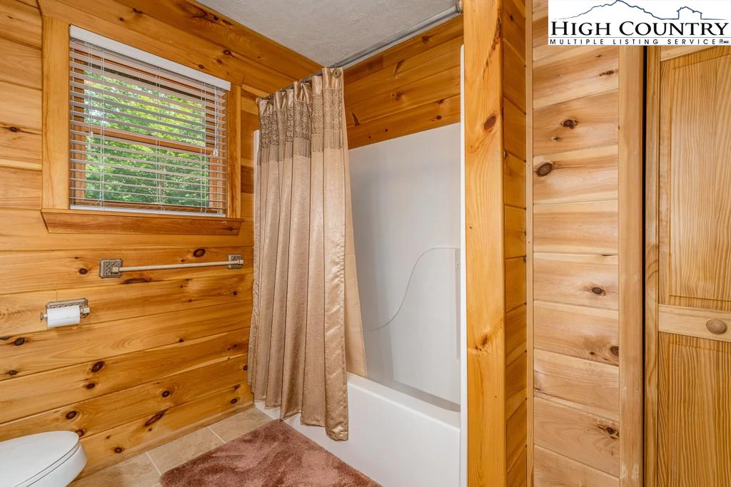 Image number 5 for the current listing
