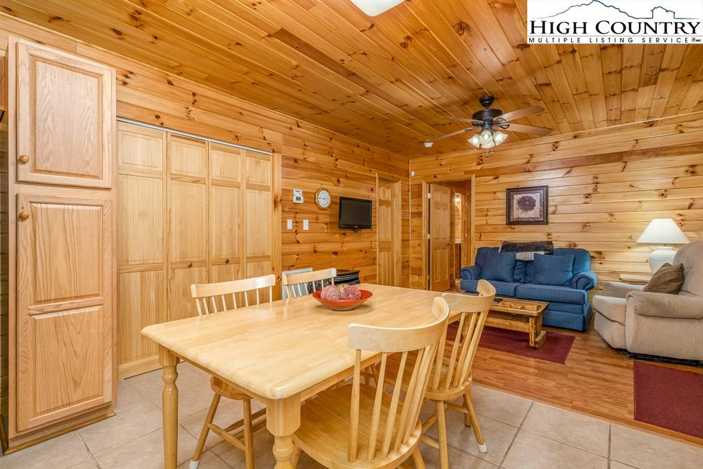 Image number 7 for the current listing
