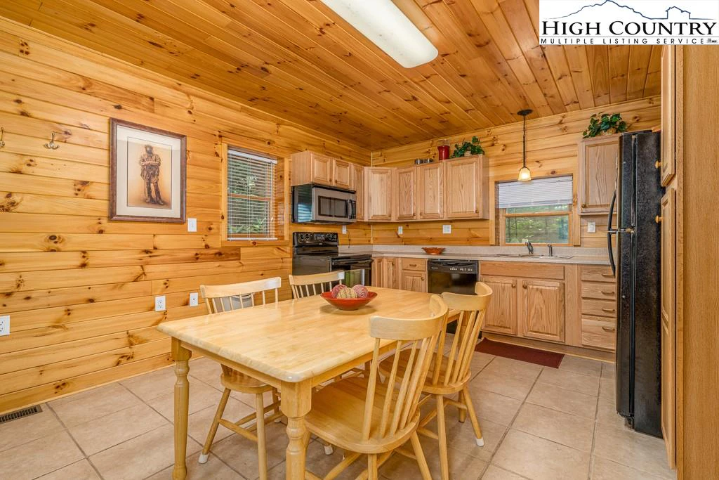 Image number 12 for the current listing
