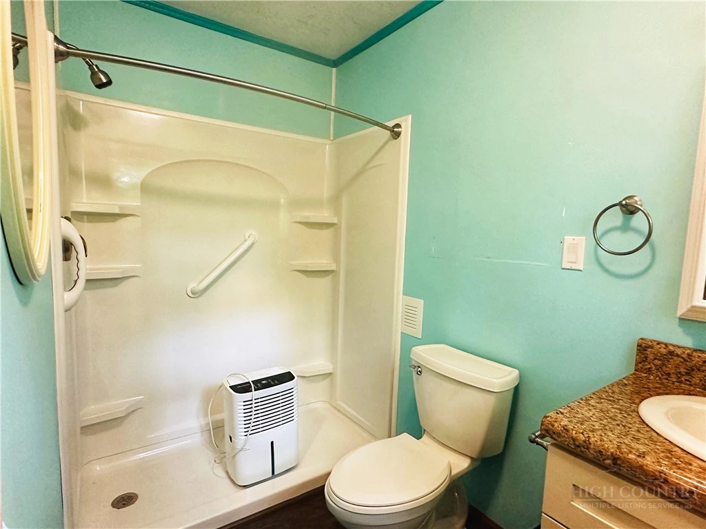 Image number 9 for the current listing