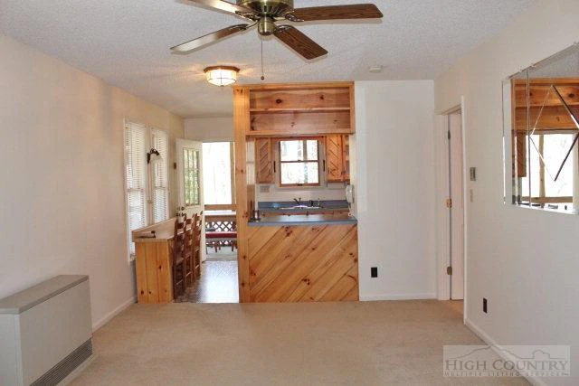 Image number 9 for the current listing