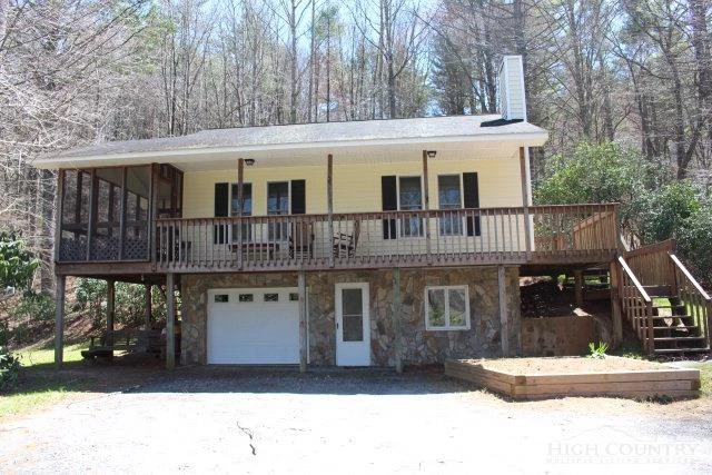 Image number 16 for the current listing