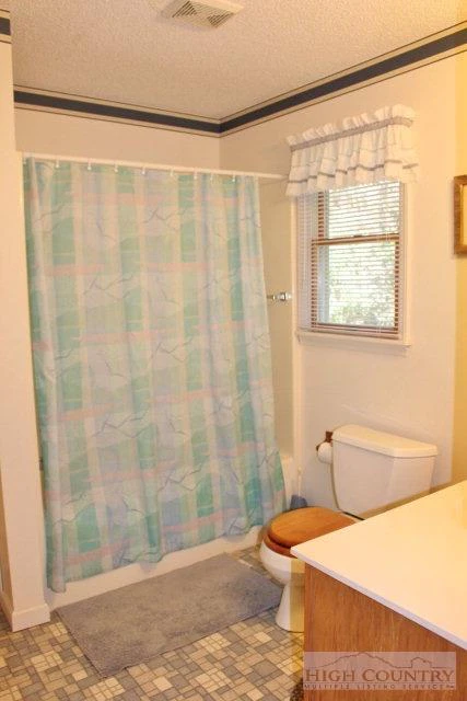 Image number 15 for the current listing
