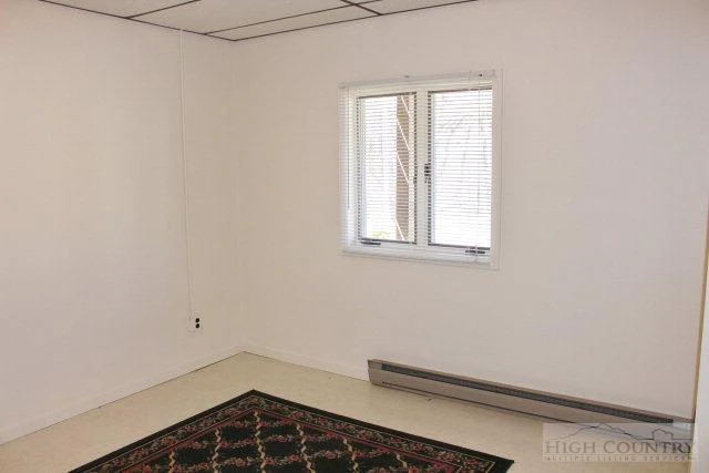 Image number 14 for the current listing