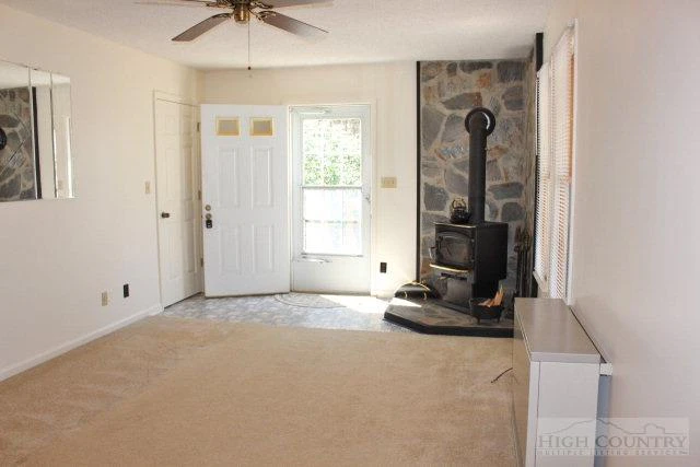 Image number 10 for the current listing