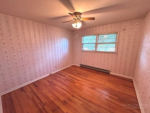 Image number 11 for the current listing