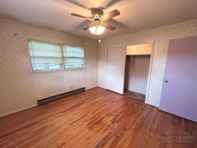 Image number 14 for the current listing