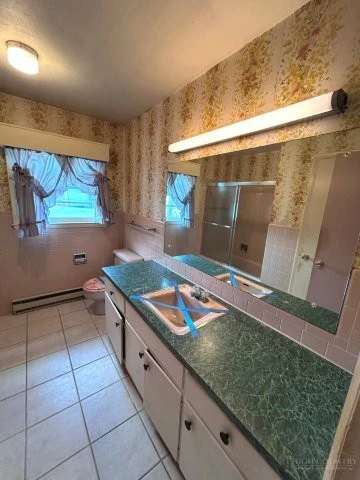 Image number 15 for the current listing