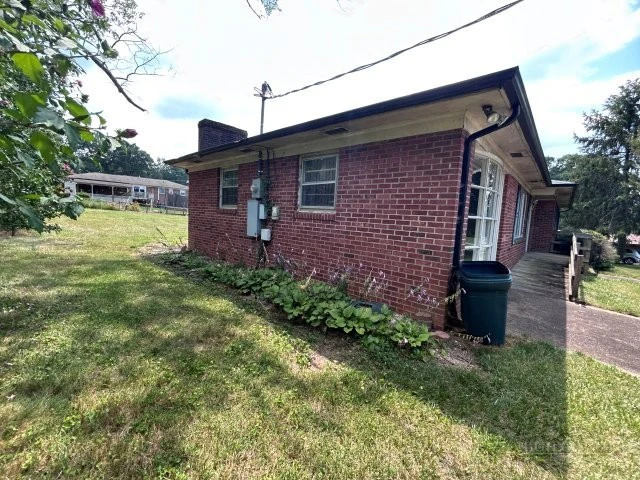 Image number 21 for the current listing