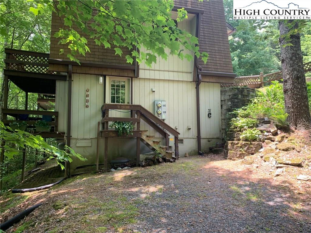 Image number 1 for the current listing