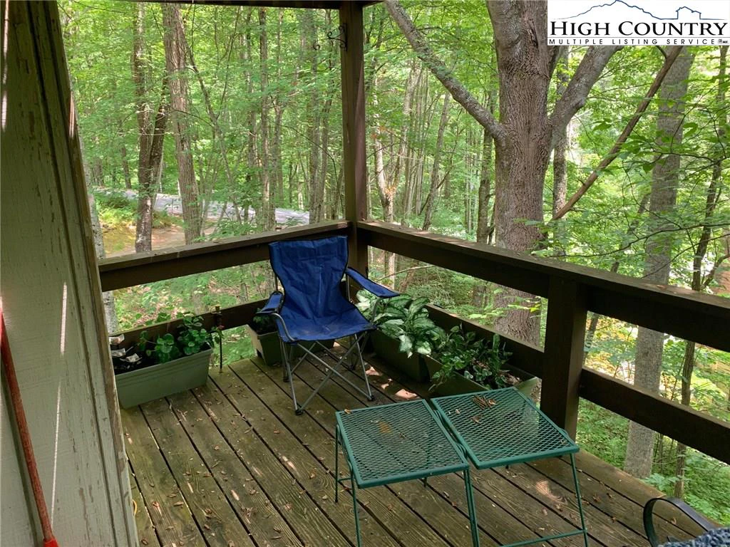 Image number 5 for the current listing