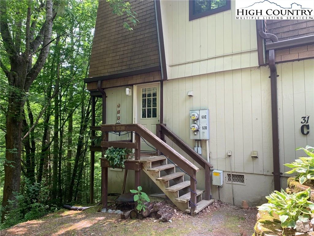 Image number 16 for the current listing