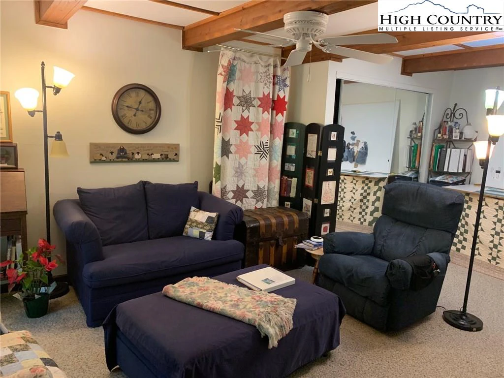 Image number 12 for the current listing
