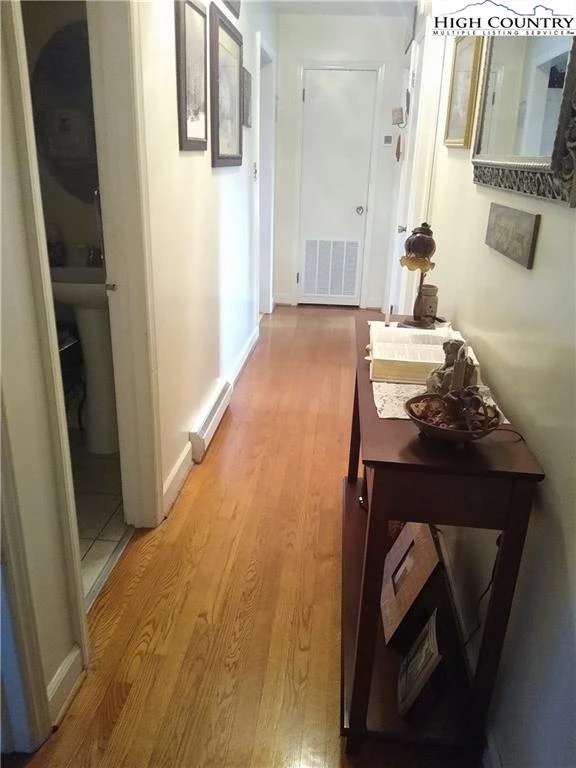 Image number 20 for the current listing