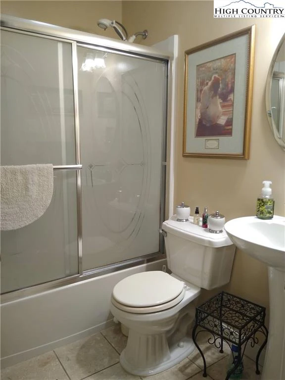 Image number 13 for the current listing