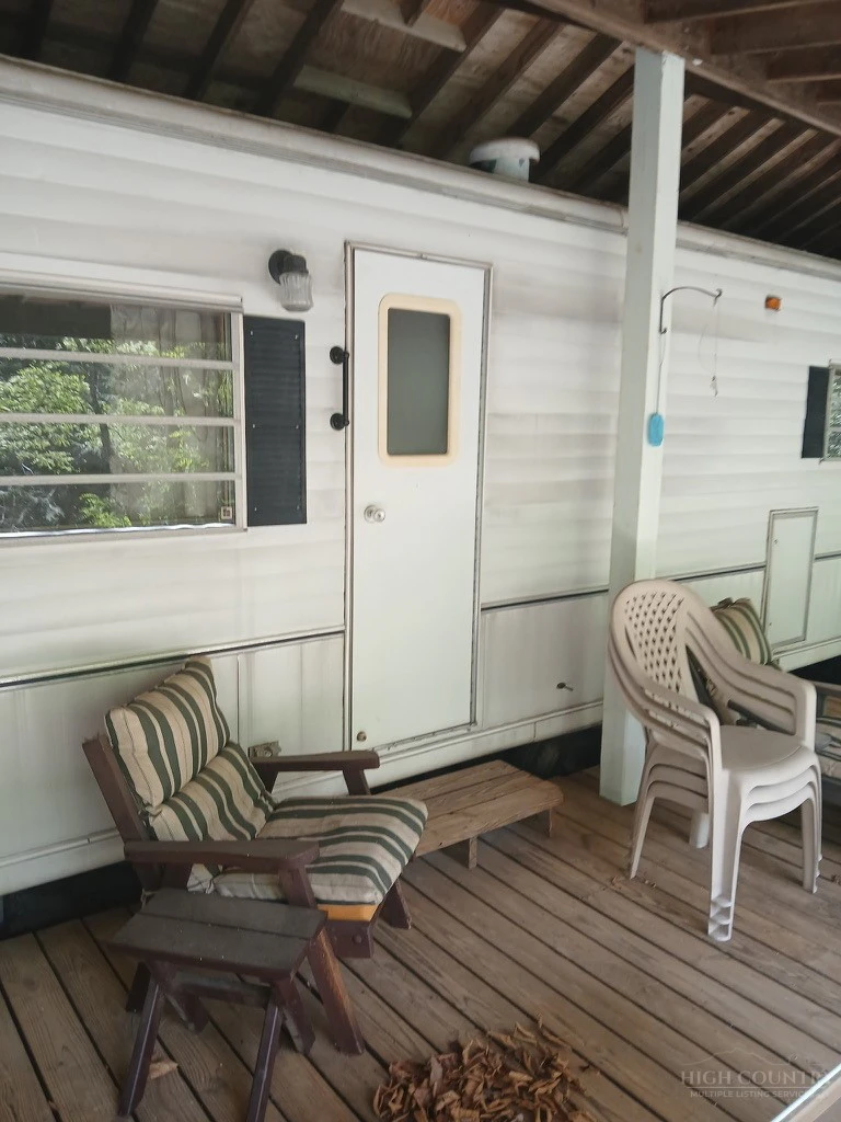 Image number 5 for the current listing