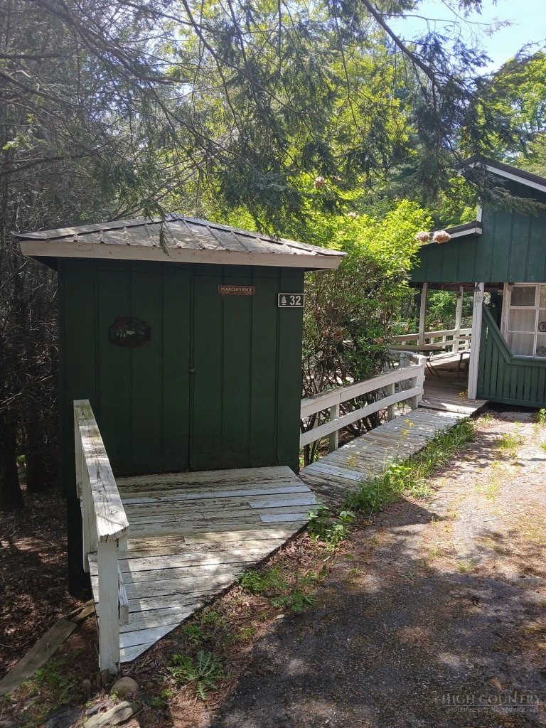 Image number 3 for the current listing
