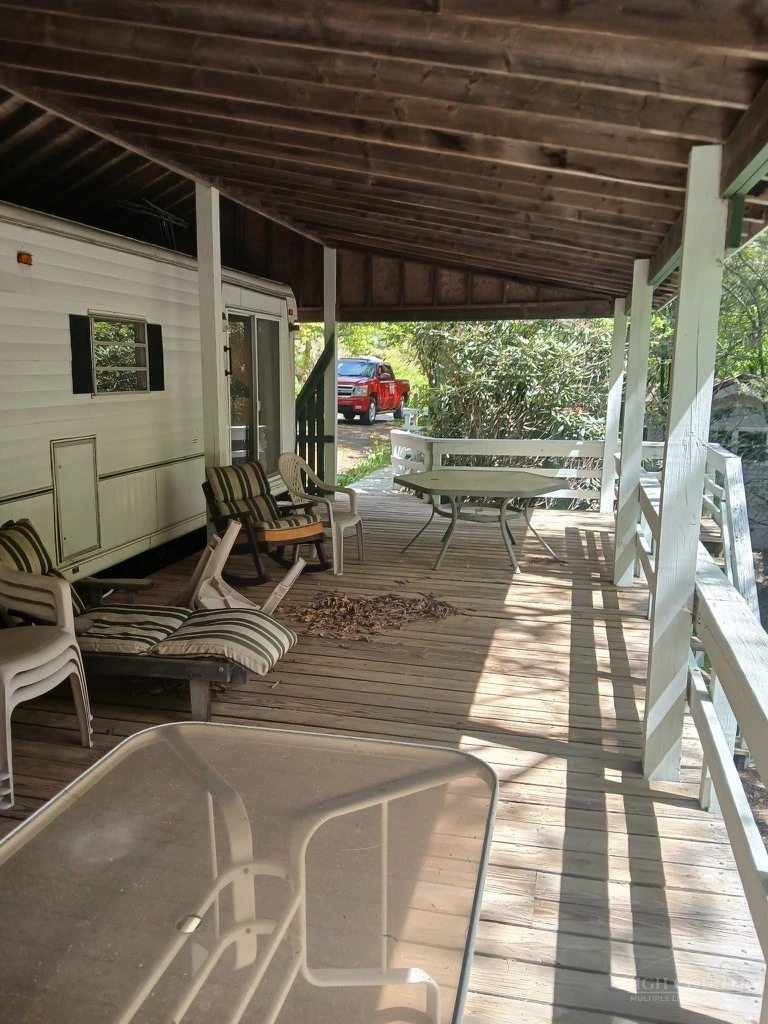 Image number 16 for the current listing