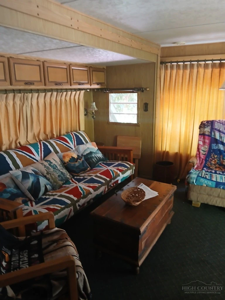 Image number 6 for the current listing