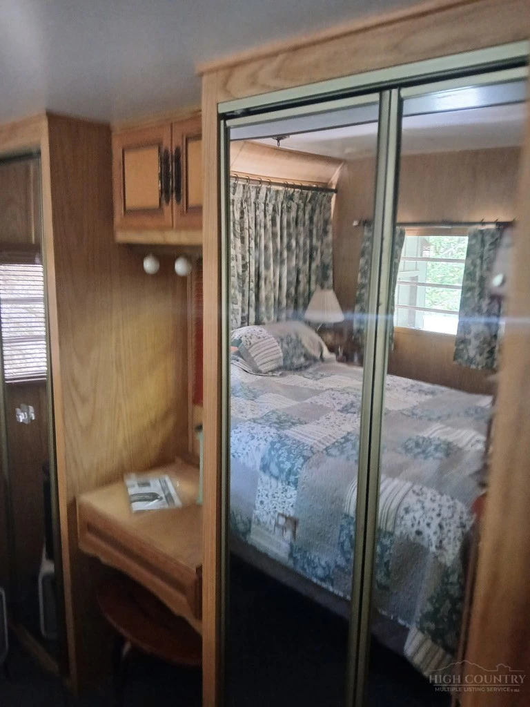 Image number 7 for the current listing