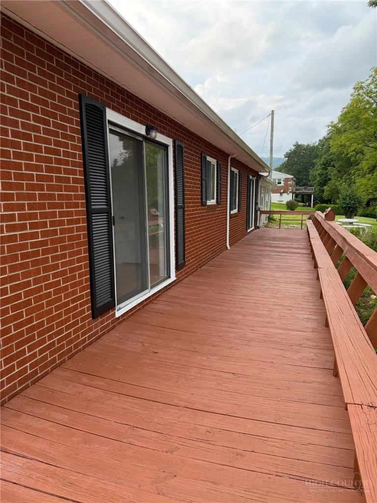 Image number 5 for the current listing