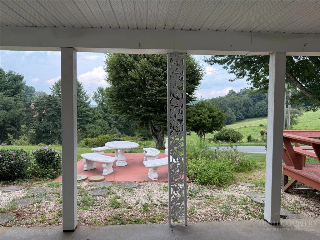 Image number 7 for the current listing
