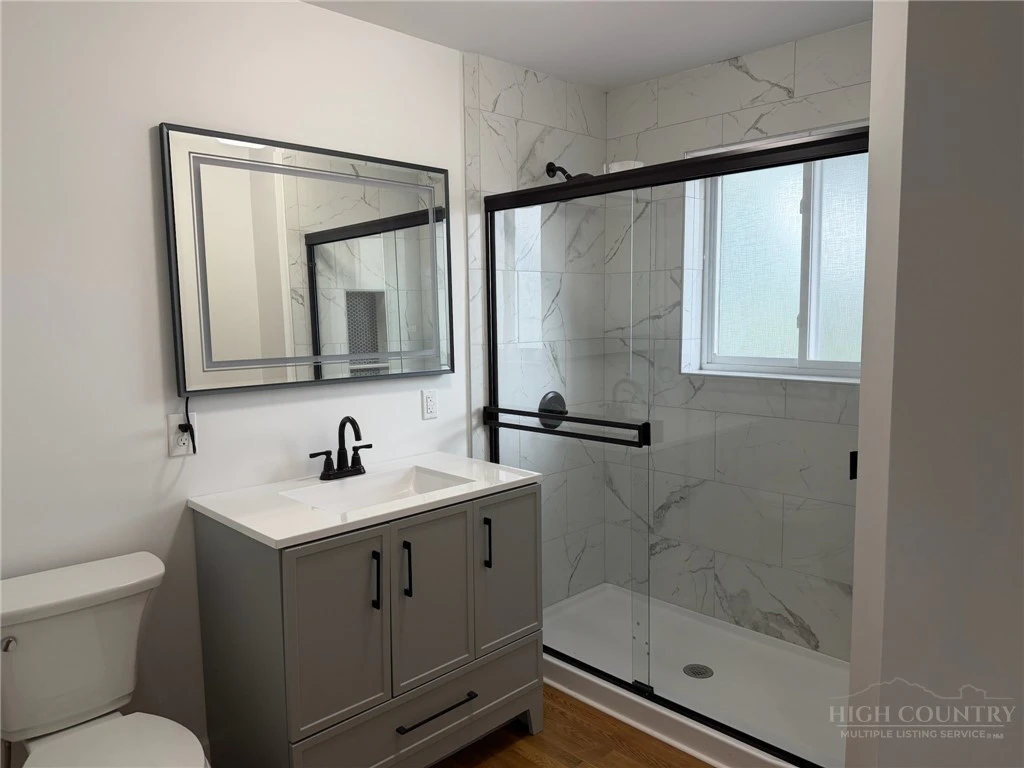 Image number 2 for the current listing
