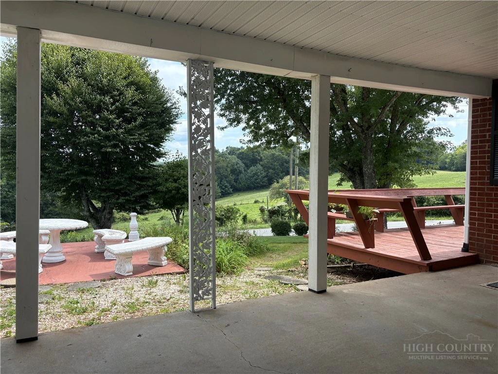 Image number 3 for the current listing